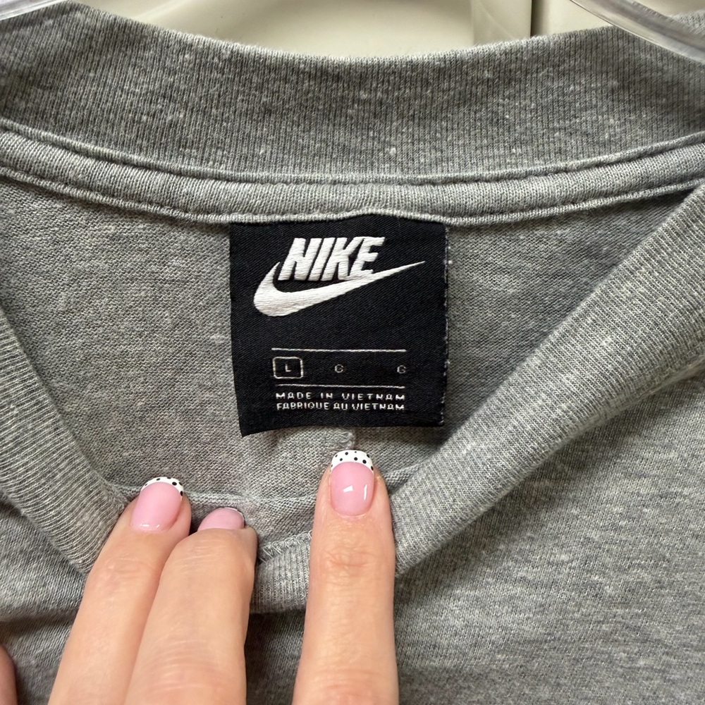 Nike Women's Gray Crewneck Sweatshirt - Picture 3 of 3